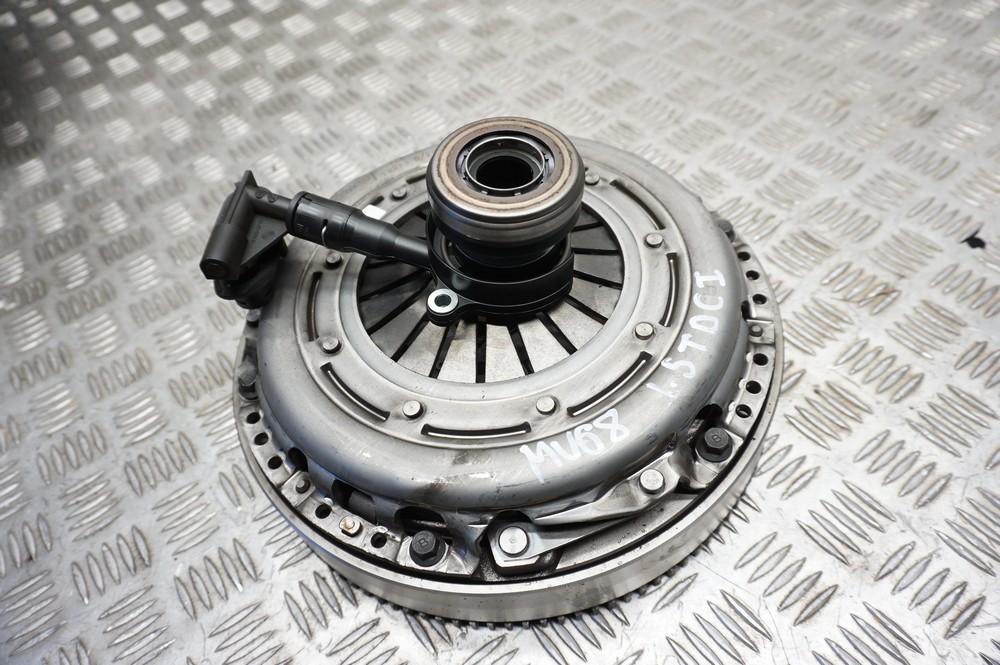 KUGA MK2 1.5 TDCI EURO 6.2 MANUAL FLYWHEEL CLUTCH KIT 8000 MILES 2017