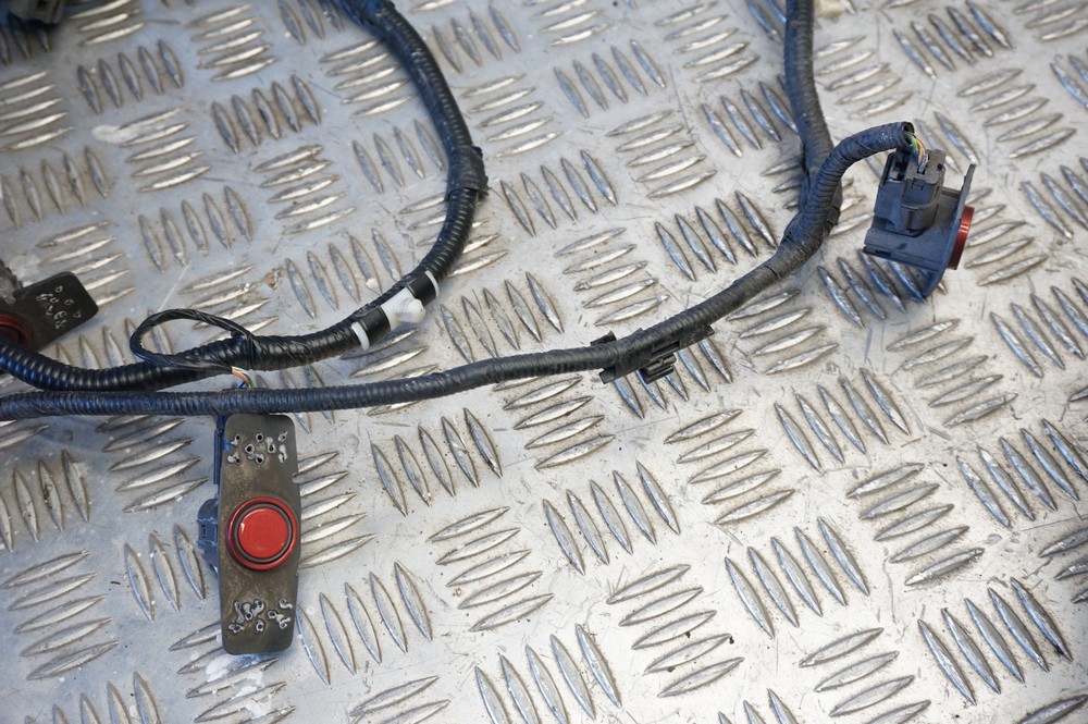 MONDEO MK5 ESTATE REAR BUMPER PARKING SENSORS WITH LOOM IN RUBY RED 15