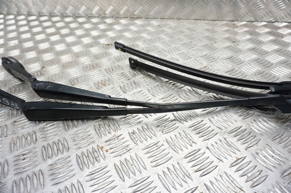 FORD FOCUS MK3 FRONT WIPER ARMS 20112015 YF63 Gala Motors