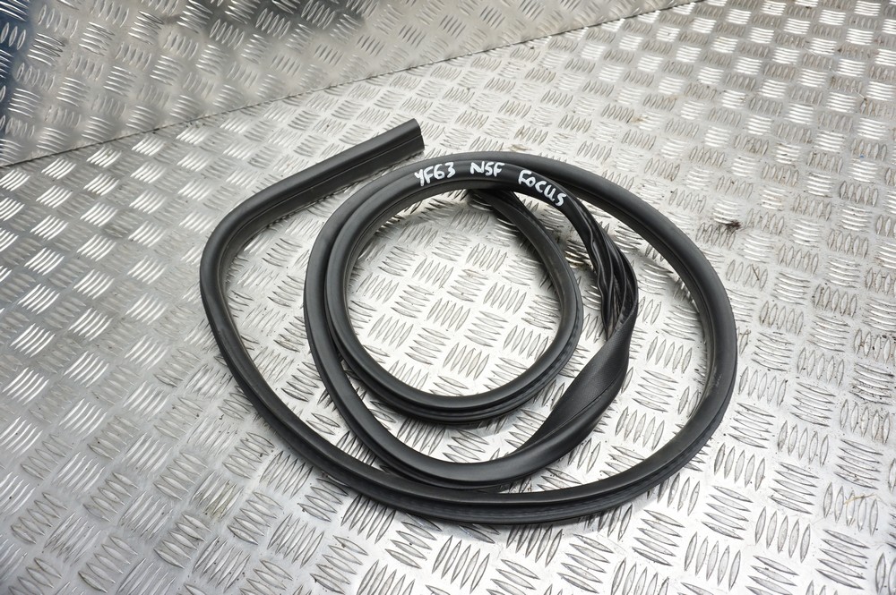 FORD FOCUS MK3 NSF DOOR RUBBER SEAL (ON BODY) 20112015 YF63 Gala Motors