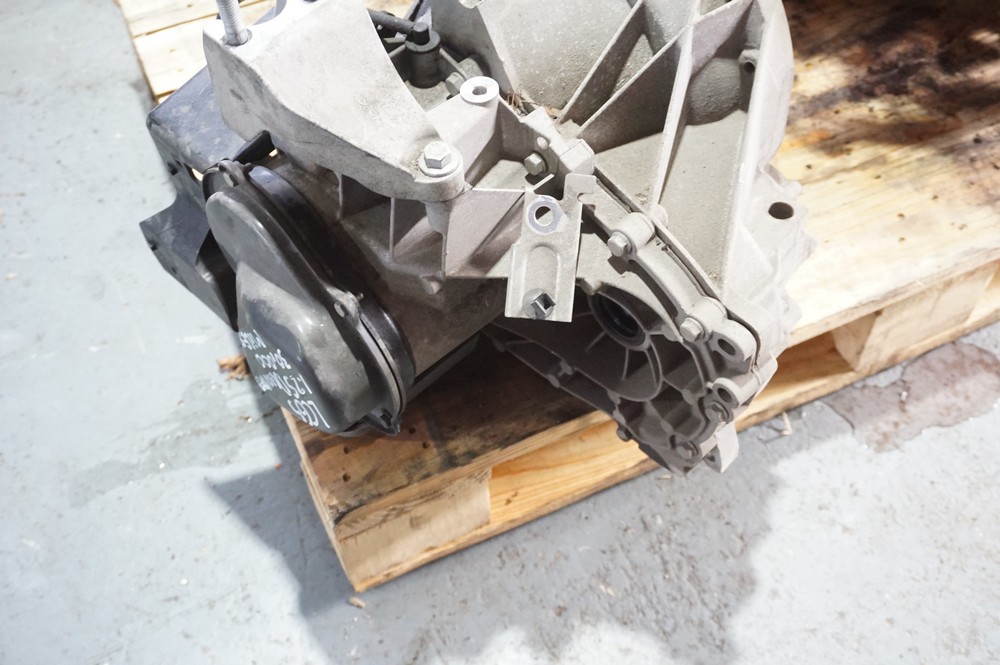 FIESTA MK7 1.25 PETROL MANUAL GEARBOX 8A6R7002JL 30000 MILES 2013