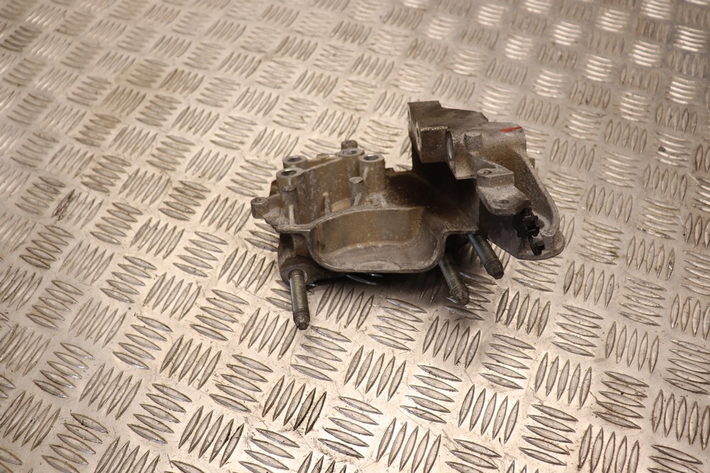 FORD FIESTA MK7 ST180 1.6 ECOBOOST OS ENGINE MOUNT BRACKET 20132017
