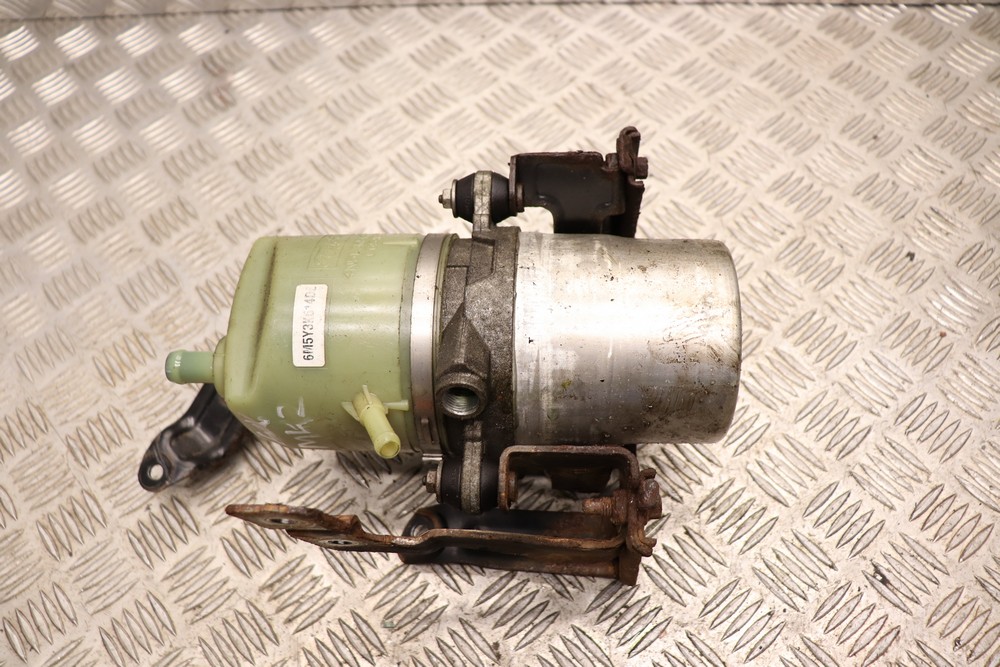 FORD FOCUS MK2 ST225 2.5 PETROL POWER STEERING PUMP WITH BRACKET 2008