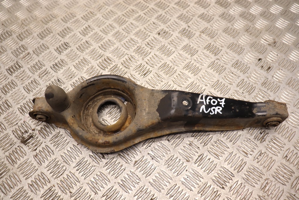 FORD FOCUS MK2 ST225 HATCHBACK REAR NSR SUSPENSION ARM SPRING HOLDER 05