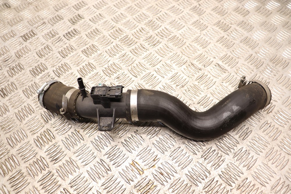 FORD ECOSPORT MK1 1.0 ECOBOOST INTERCOOLER PIPE WITH SENSOR 20142017