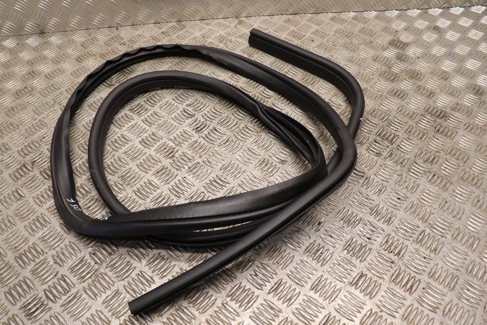 FORD FOCUS MK2 ST225 OSF FRONT DOOR RUBBER SEAL (ON BODY) 20082011