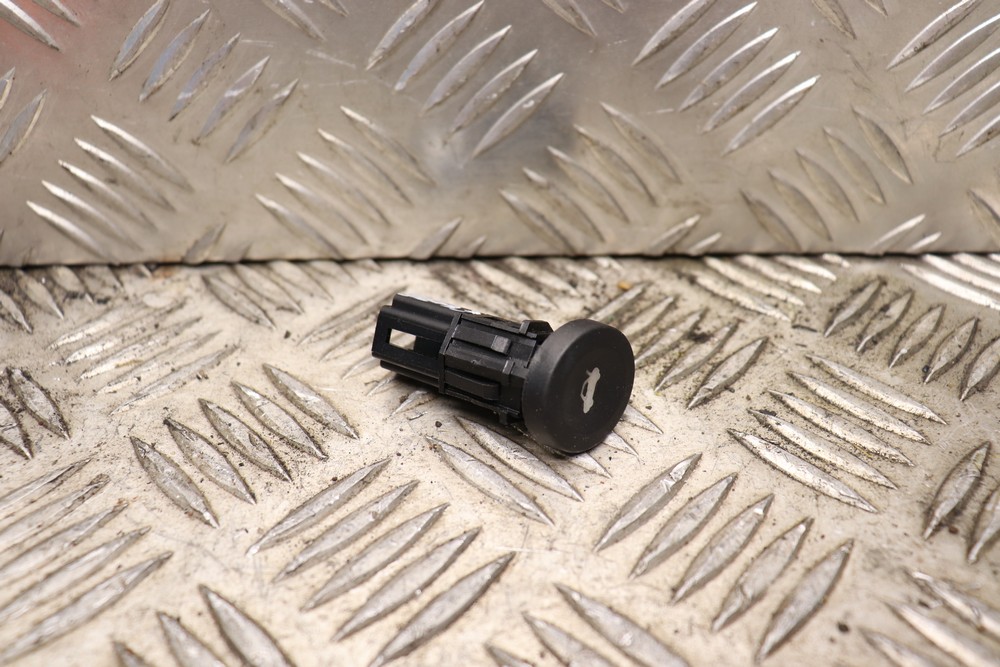 FORD FIESTA MK6 TAILGATE BOOT OPEN BUTTON SWITCH 20052008 FG07E Gala