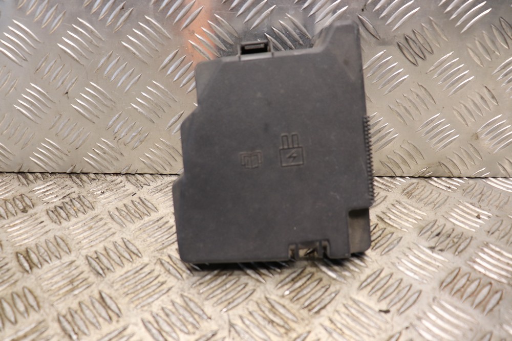 FORD FIESTA MK7 FUSE BOX COVER LID 20092012 RJ10 Gala Motors FORD FIESTA MK7 FUSE BOX COVER LID 20092012 RJ10 Gala Motors