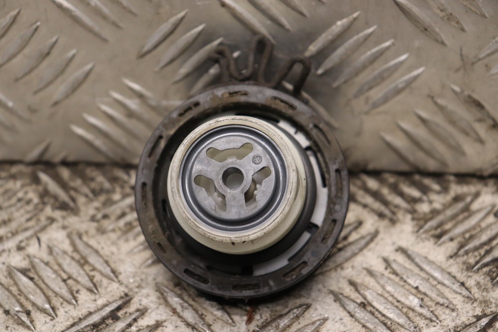 FORD FIESTA MK6 FUEL CAP (WIRE SNAPPED) 20052008 CV05 Gala Motors