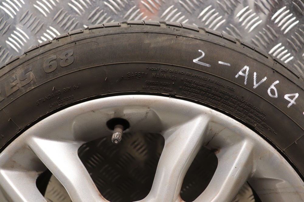 FORD FIESTA MK7 R15 ALLOY WHEEL (BUCKLED) WITH 5MM TYRE 20132017 AV642 Gala Motors