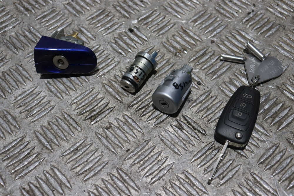 FORD TRANSIT CONNECT MK2 KEY DOOR IGNITION LOCK IN DEEP IMPACT BLUE 14