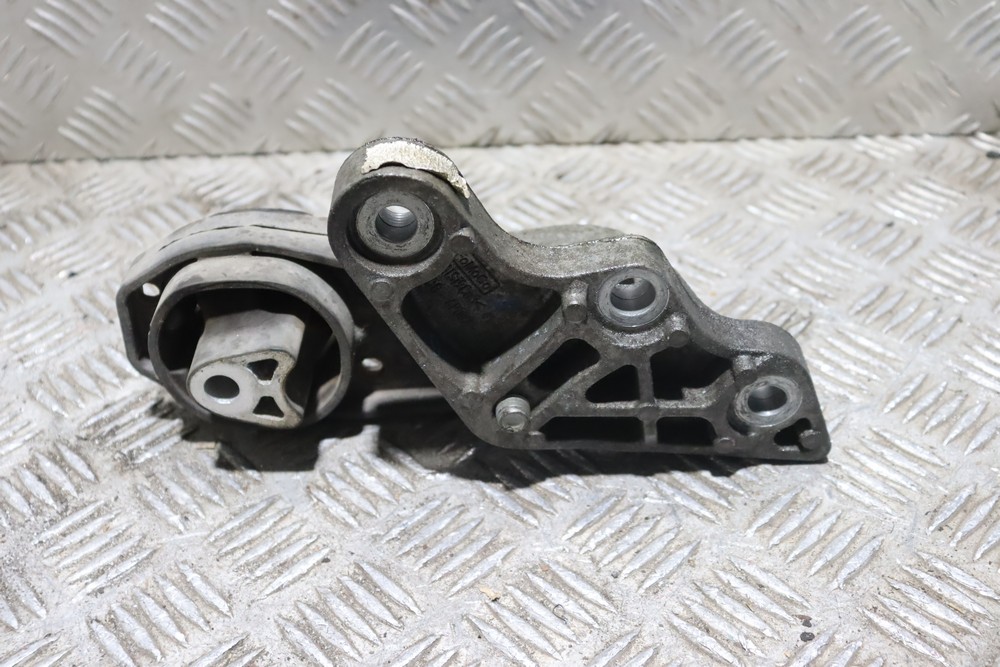 FORD FIESTA MK8 1.1 PETROL REAR GEARBOX MOUNT WITH BRACKET 20172021
