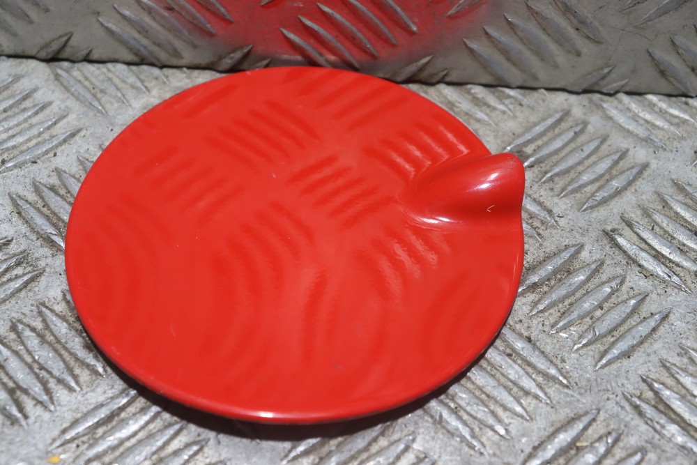 FORD FIESTA MK7 FUEL TANK DOOR FLAP IN RACE RED 20132017 RJ63 Gala