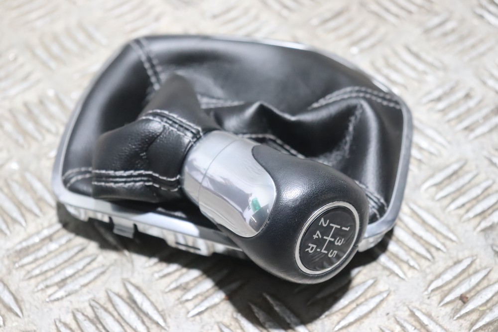 FORD FIESTA MK8 1.1 PETROL EURO6 5SP MAN GEAR SELECTOR GAITER KNOB 2017