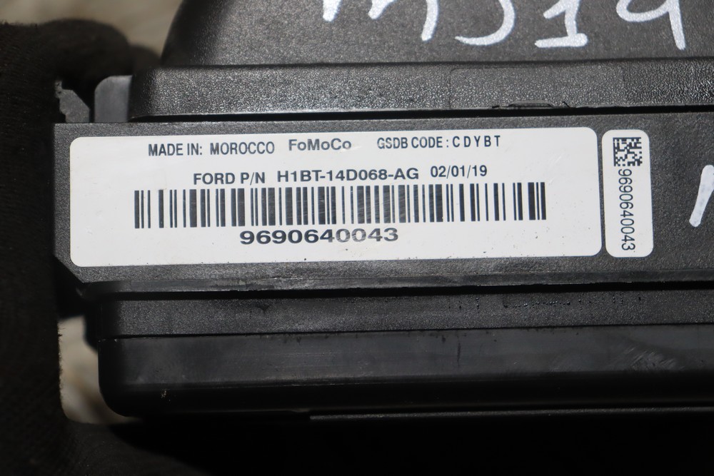 FORD FIESTA MK8 1.0 ECOBOOST EURO6.2 ENGINE BAY FUSE BOX 2017-2020 MJ19