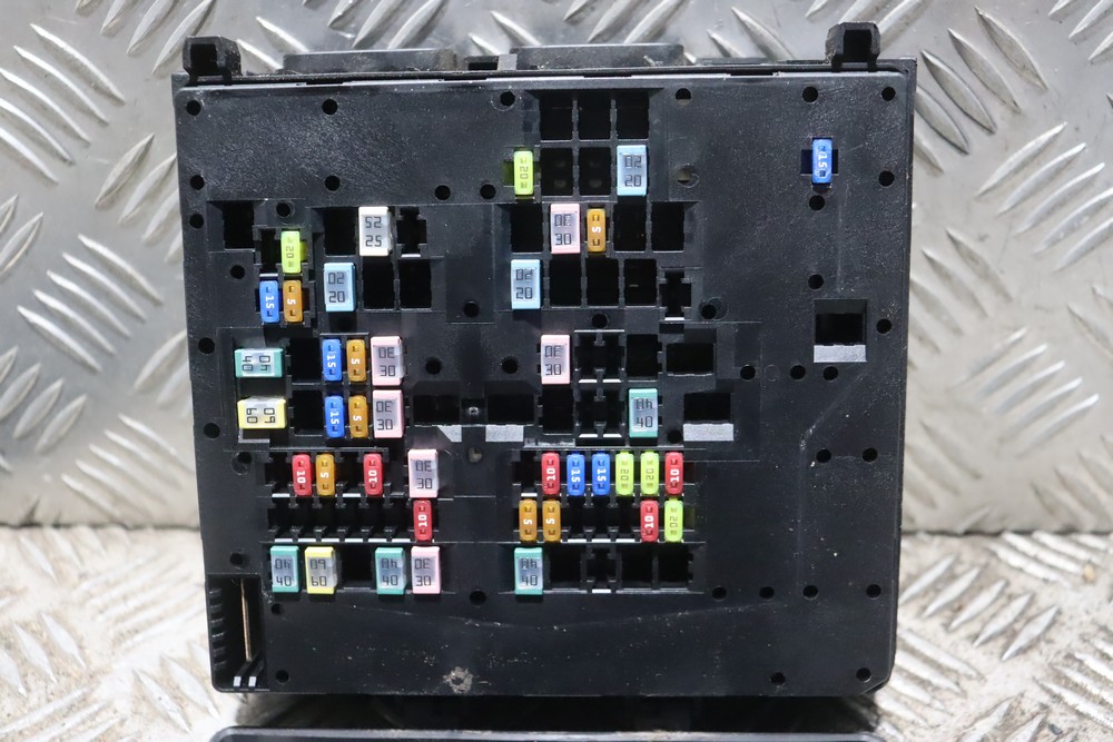 FORD FIESTA MK8 1.0 ECOBOOST EURO6.2 ENGINE BAY FUSE BOX 2017-2020 MJ19