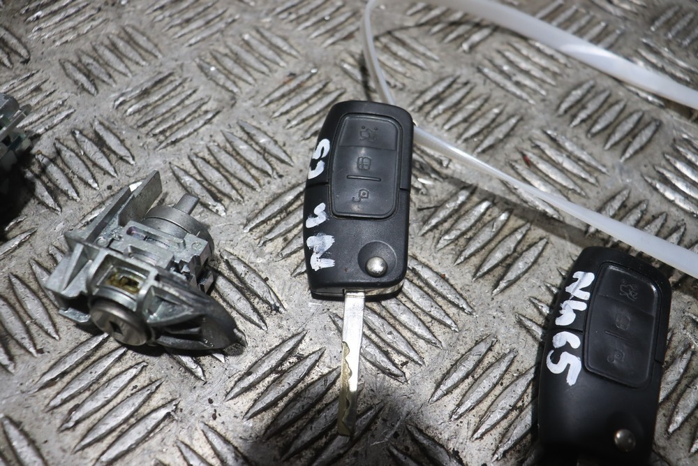FORD FIESTA MK7 ZETEC S TWO KEYS DOOR IGNITION LOCK 2013-2017 NU65