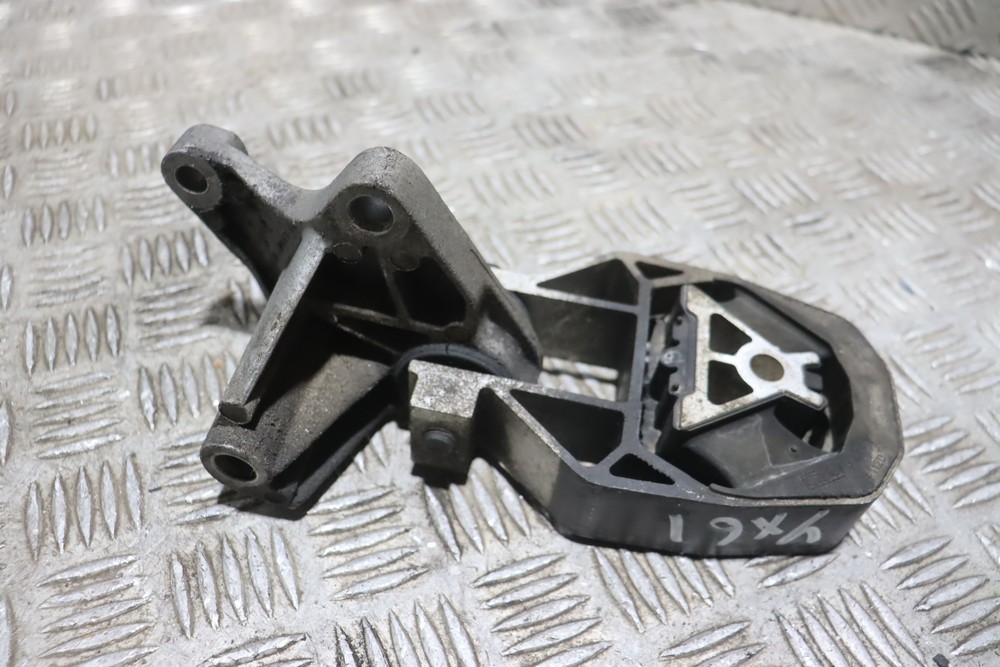 FORD FOCUS MK3 1.6 DURATEC EURO5 MANUAL GEARBOX REAR MOUNT 20112015