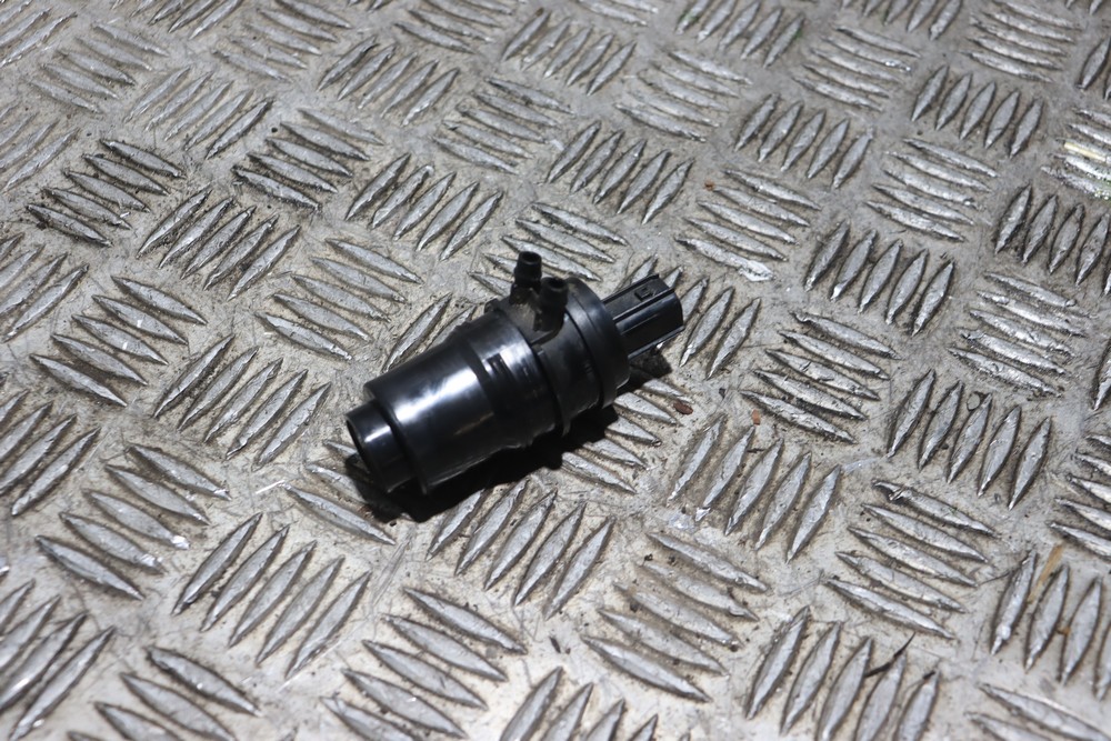 FORD FIESTA MK8 WINDSCREEN WASHER PUMP H1BB17664AC 20172021 AX67F
