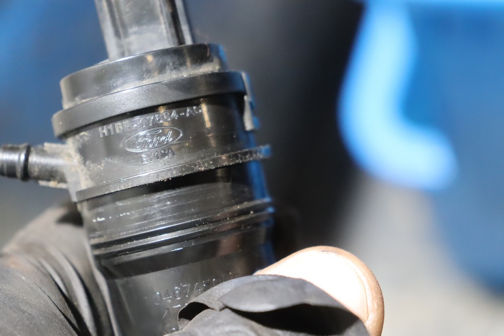 FORD FIESTA MK8 WINDSCREEN WASHER PUMP H1BB17664AC 20172021 AX67F