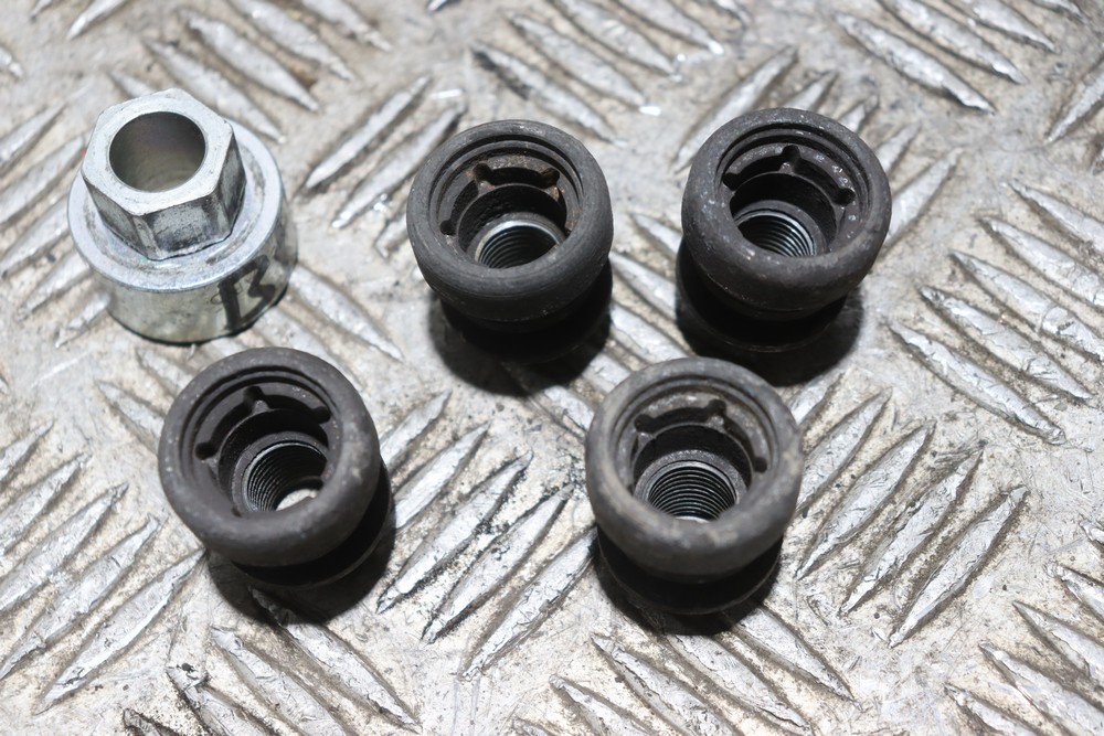 FORD TRANSIT CUSTOM MK8 ALLOY WHEEL LOCKING NUTS 2018-2022 BK21 – Gala