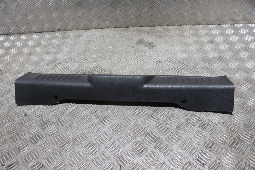 FORD FIESTA MK7 ZETEC S BOOT STEP TRIM 8A61B40352BBW 20132017 EJ64K