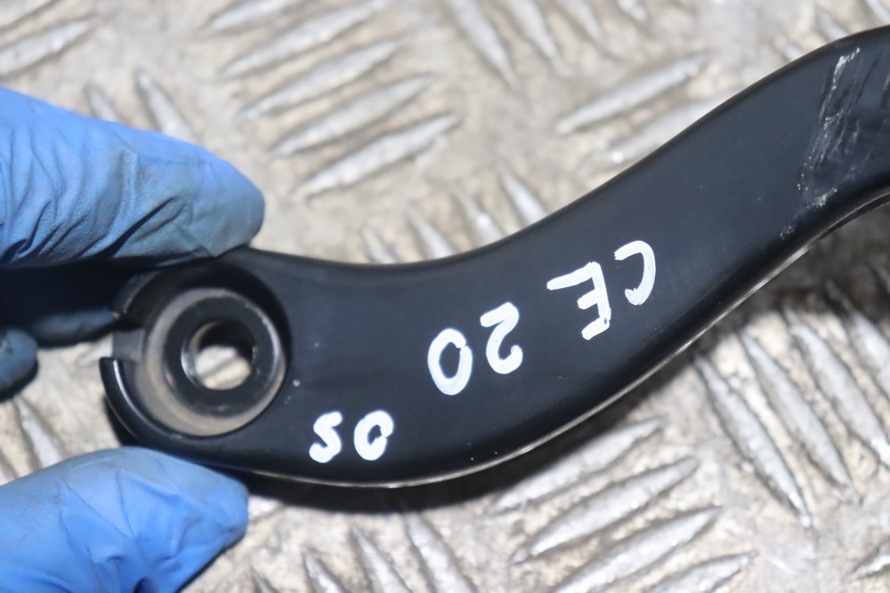 FORD ECOSPORT MK1 FRONT WIPER ARMS WITH WIPERS 20182020 CE20 Gala Motors