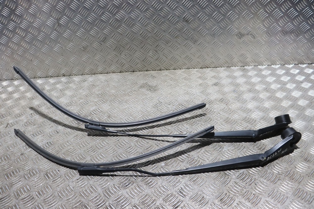 FORD TRANSIT CONNECT MK2 FRONT WIPER ARMS WITH WIPERS 20142018 BC66W
