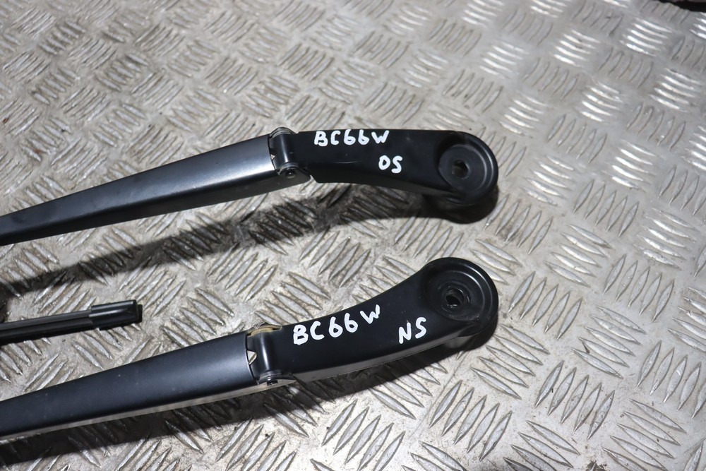 FORD TRANSIT CONNECT MK2 FRONT WIPER ARMS WITH WIPERS 20142018 BC66W