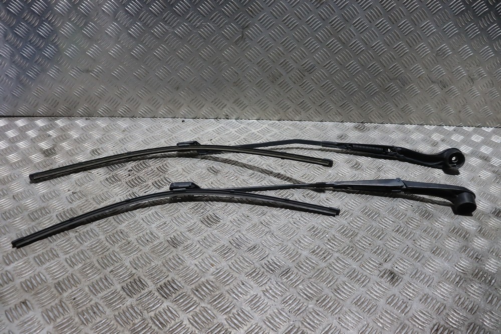 FORD TRANSIT CUSTOM MK8 FRONT WIPER ARMS WITH WIPERS 201316 HE54