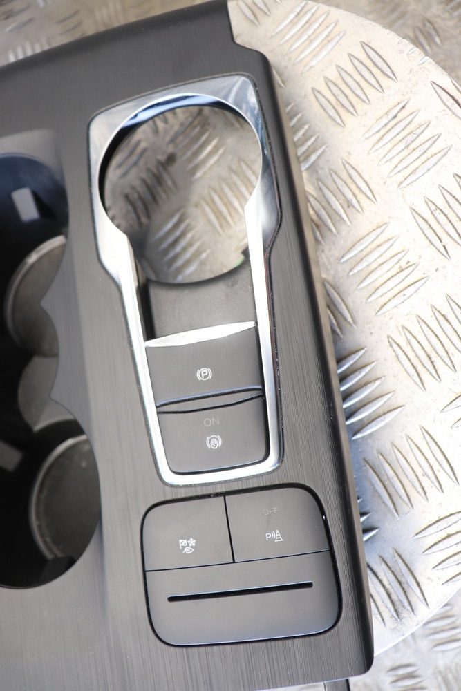 FORD KUGA MK3 STLINE X CUP HOLDERS WITH SWITCHES 20202023 EU72 Gala