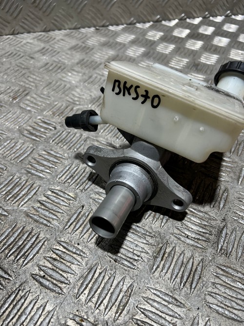 FORD FUSION MK1 1.6 DURATEC PETROL BRAKE CYLINDER FLUID TANK 2006-2012