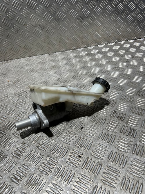 FORD FUSION MK1 1.6 DURATEC PETROL BRAKE CYLINDER FLUID TANK 2006-2012