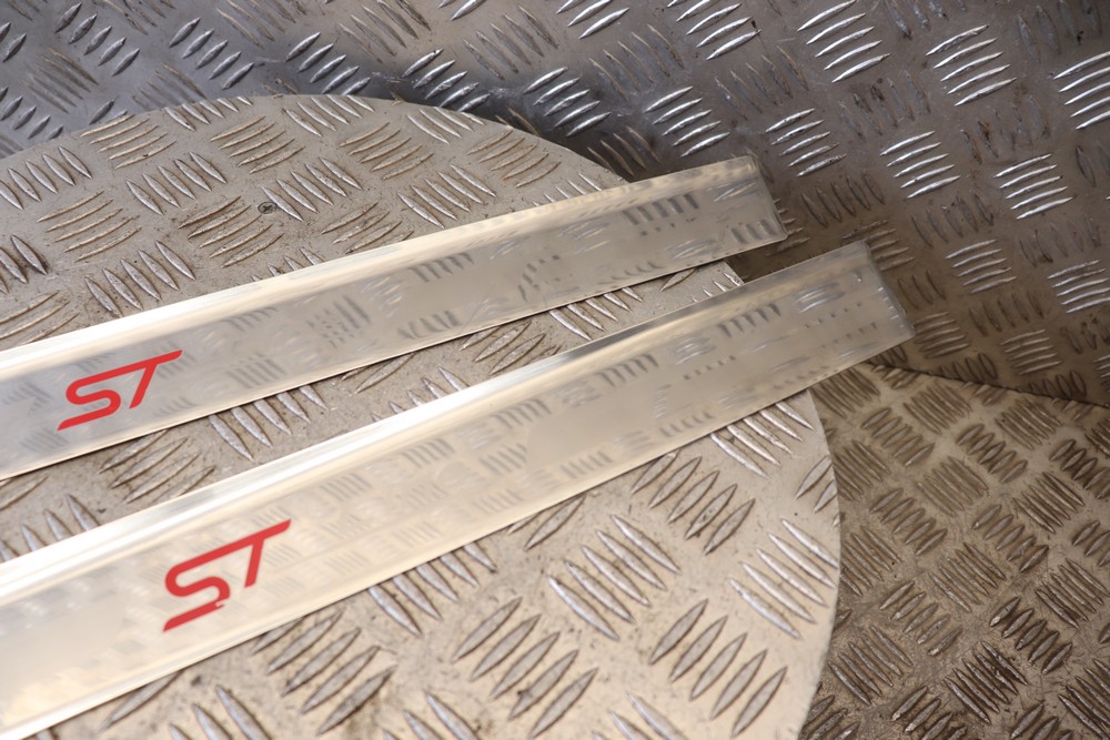 FORD KUGA MK2 ST LINE DOOR SILL PLATES GV41S132K14BA 2017 2019