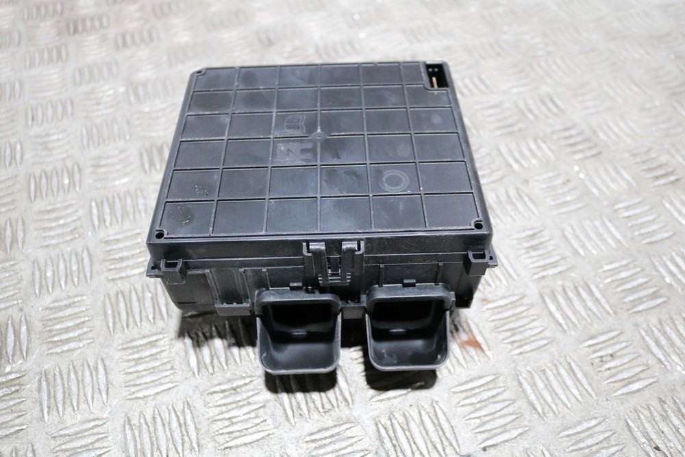 FORD FIESTA MK8 1.1 DURATEC PETROL EURO6 ENGINE BAY FUSE BOX 2017-2021