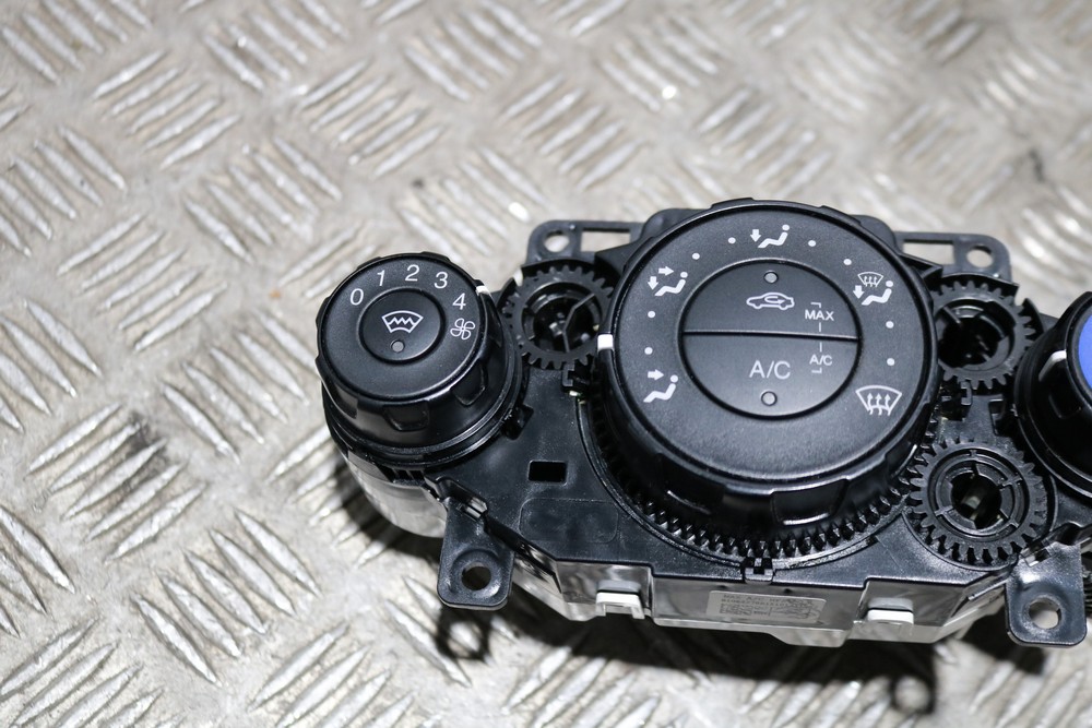 FORD FIESTA MK7 HEATER CONTROL UNIT C1B119980DC 20132017 GU14 Gala