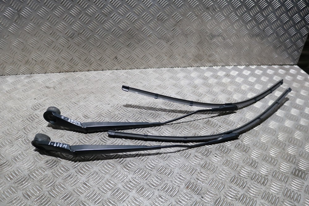 FORD TRANSIT CONNECT MK2 FRONT WIPER ARMS WITH WIPERS 20192022 WG69