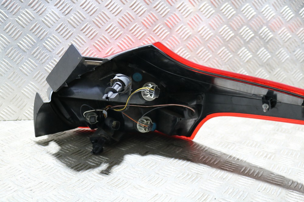 FORD FOCUS MK3 HATCHBACK NS REAR LED LIGHT CLUSTER F1EB13405CF 2015