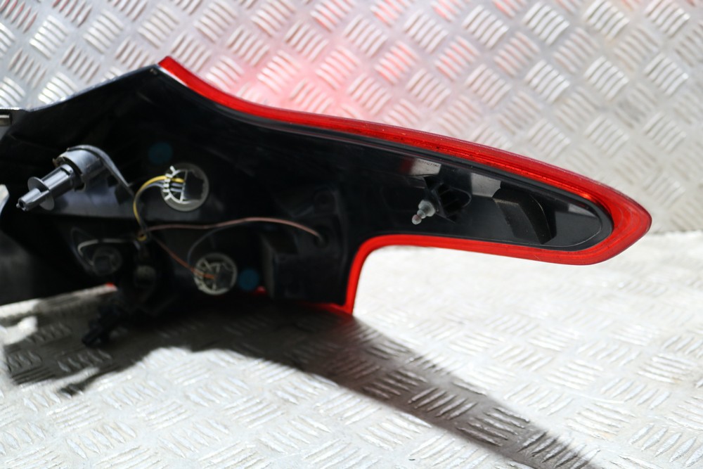 FORD FOCUS MK3 HATCHBACK NS REAR LED LIGHT CLUSTER F1EB13405CF 2015