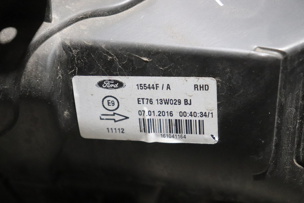 Phare Droit Ford Tourneo Courier B460 - ET76-13W029-AJ - Occasion